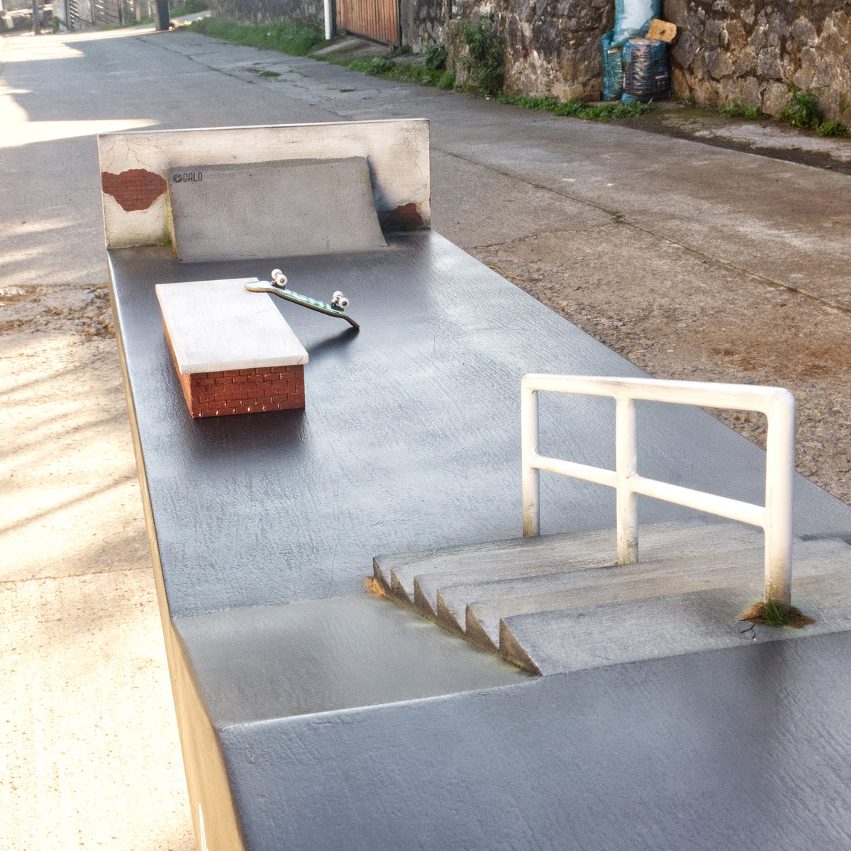 Spot Escalera + Hubba Galo — Wood | Full Size | 150×35×20 cm