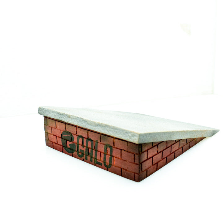Brick Hit Fingerboard Galo