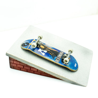 Brick Hit Fingerboard Galo