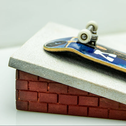 Brick Hit Fingerboard Galo