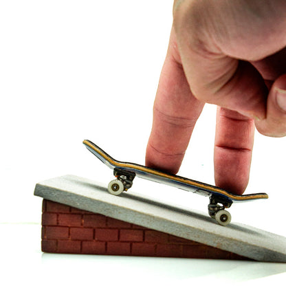 Brick Hit Fingerboard Galo