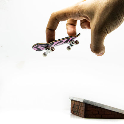 Brick Hit Fingerboard Galo