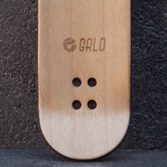 Deck fingerboard Galo Asi Berlin collab tabla artesanal madera Chile